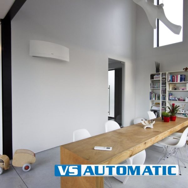 Daikin varmepumpe Emura spisestue